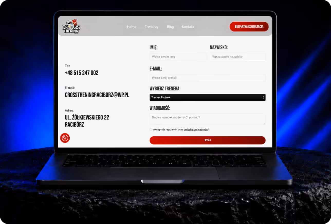 Ekran laptopa pokazujący formularz kontaktowy z polami na imię, adres e-mail, trenera, wiadomość i dane kontaktowe.