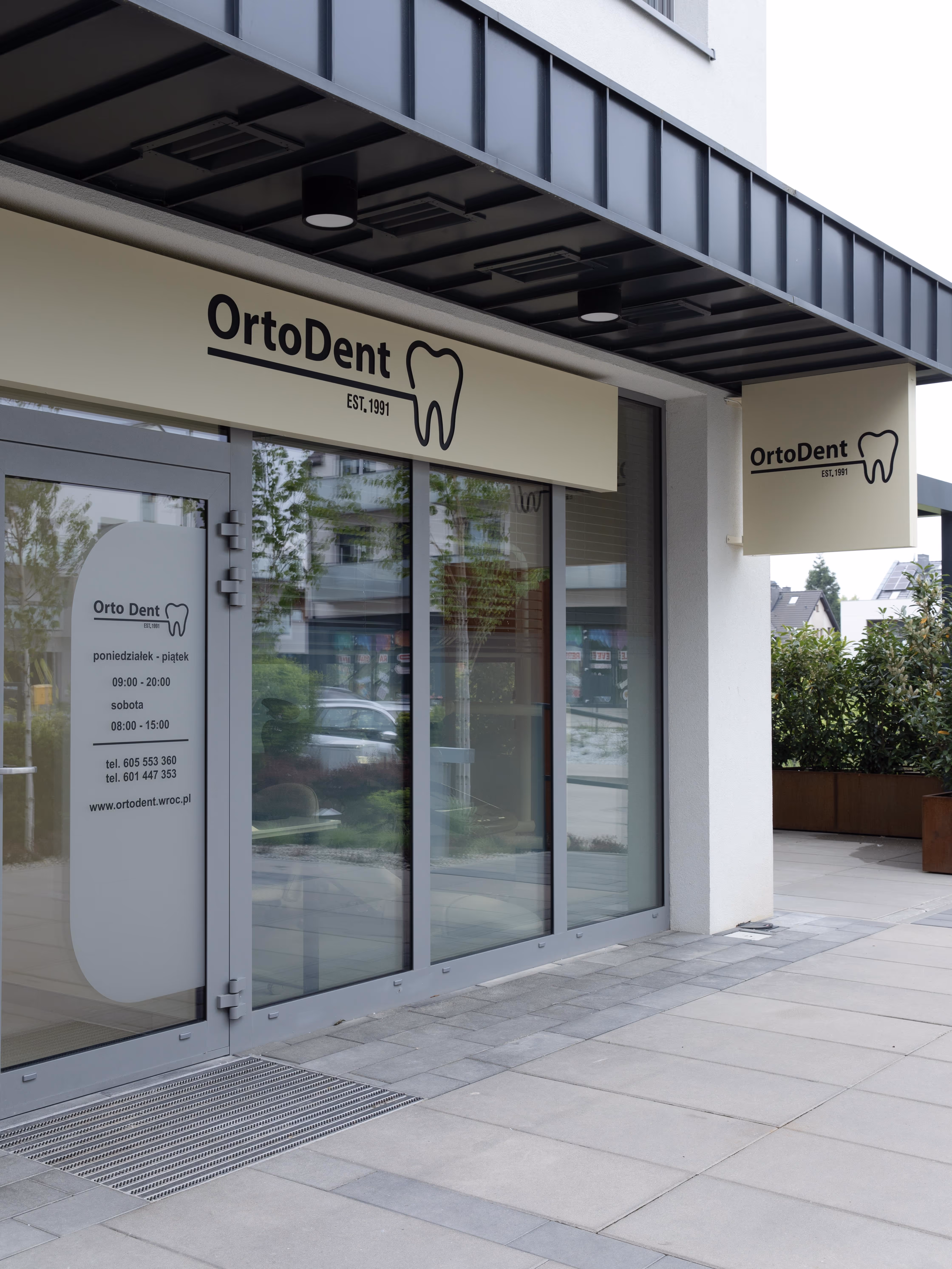 Zespół lekarzy OrtoDent Wrocław podczas konsultacji