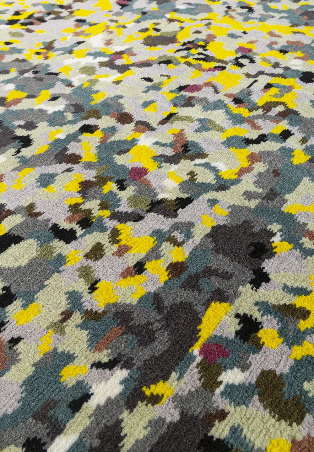Tapis Kuros Quartz, noué main, collection Spatial d'Emmanuel Thibault
