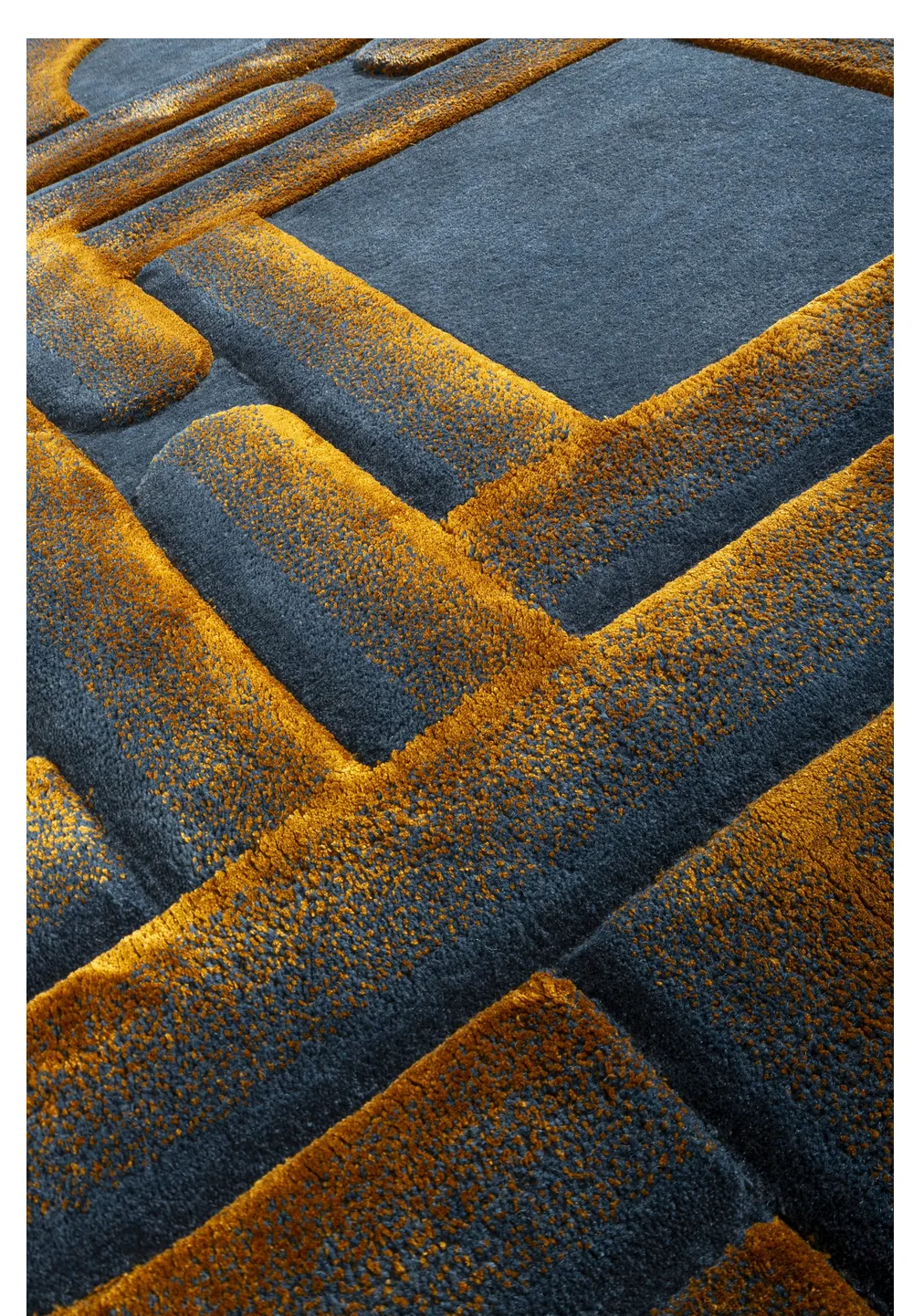 Minotor 2.0 Nef Azurite, tapis de Christian Signorel, laine et Tencel