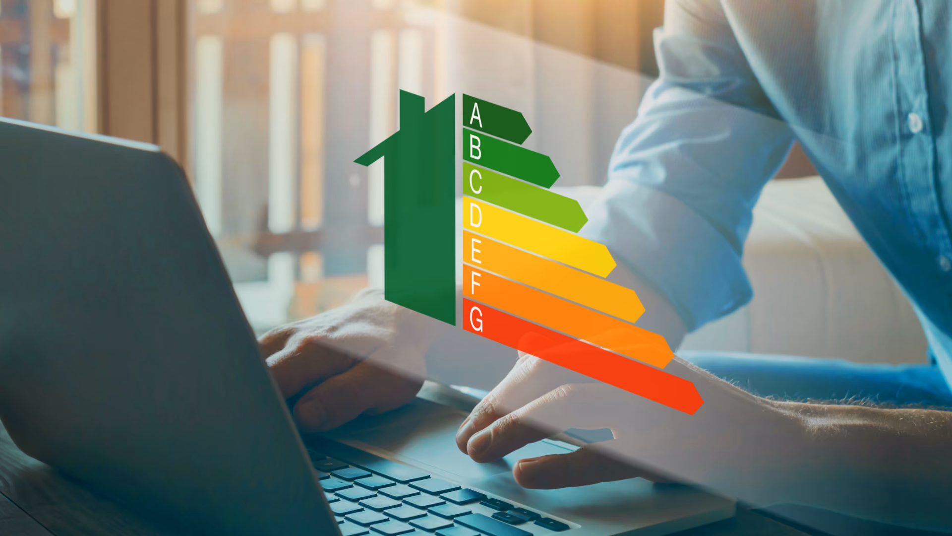 Energieeffizienz-Skala kommt als Bild aus dem Laptop-Bildschirm raus
