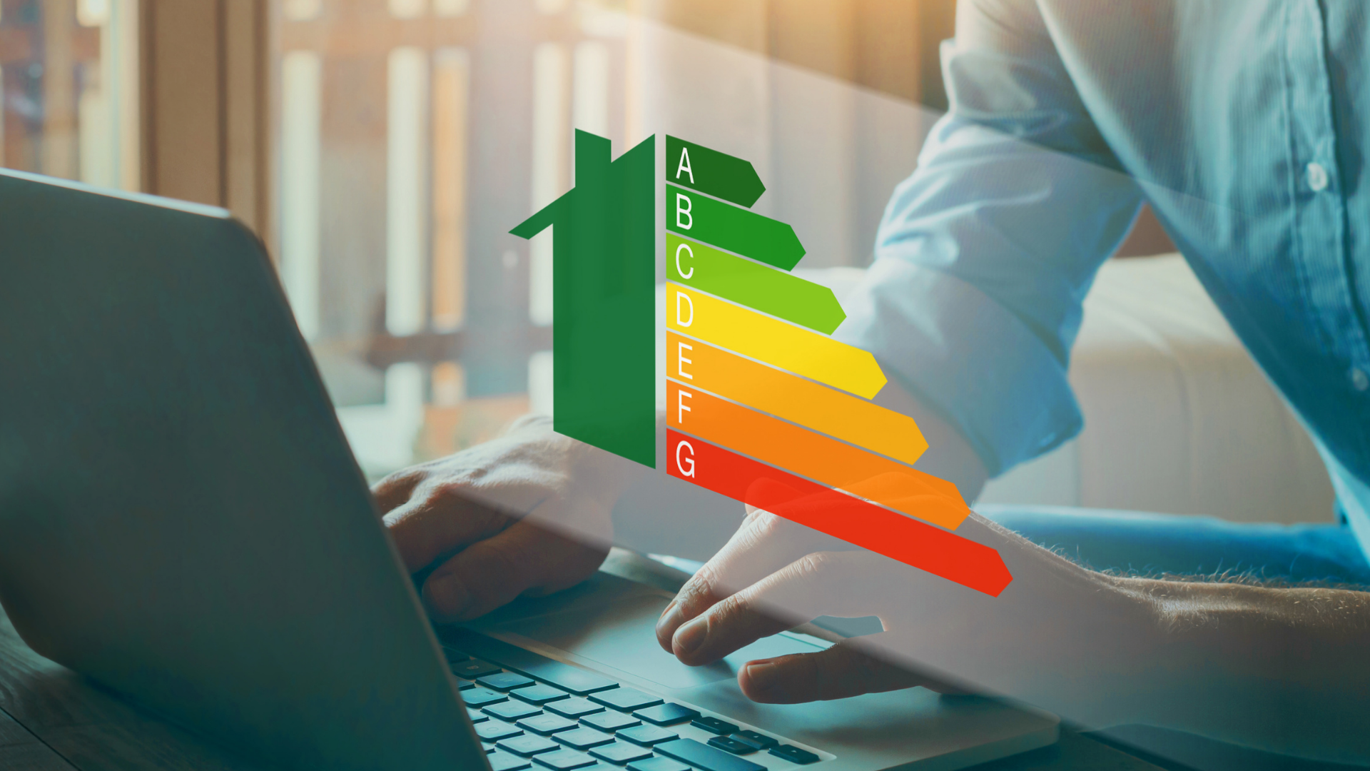 Energieeffizienz-Skala kommt als Bild aus dem Laptop-Bildschirm raus