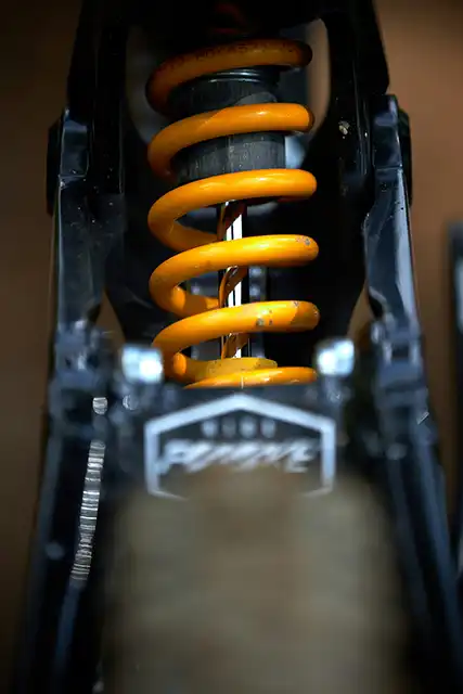 Expert Suspension Component Services for European Vehicles