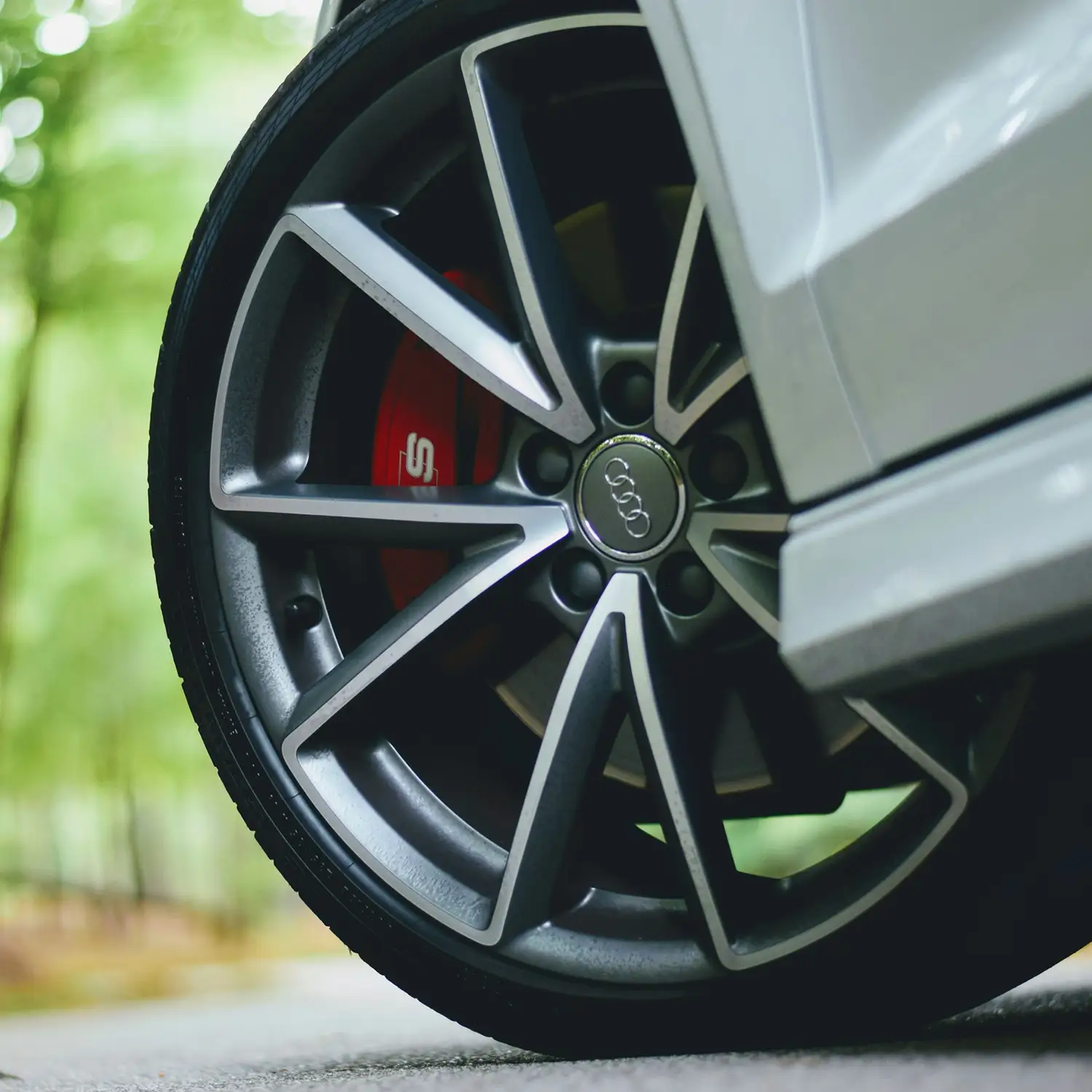 Fine-tune Skoda wheel alignment at the Aussie Tune workshop