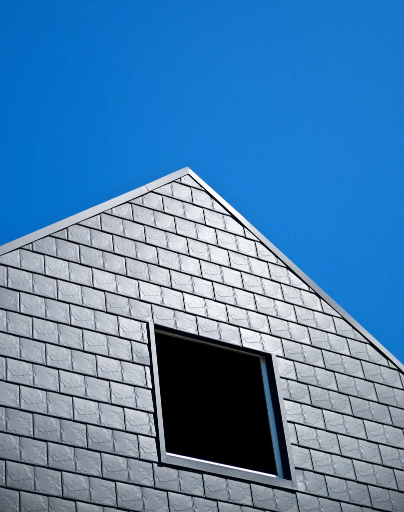 Aluminiumschindelfassade giebel mit fenster