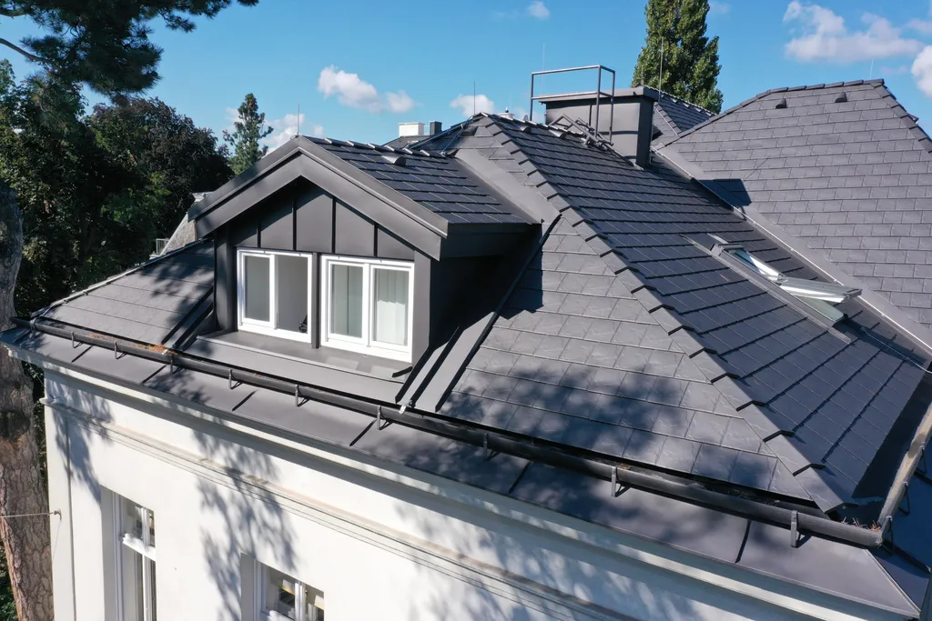 Dachgaube mit aluminiumschindeln seitenansicht