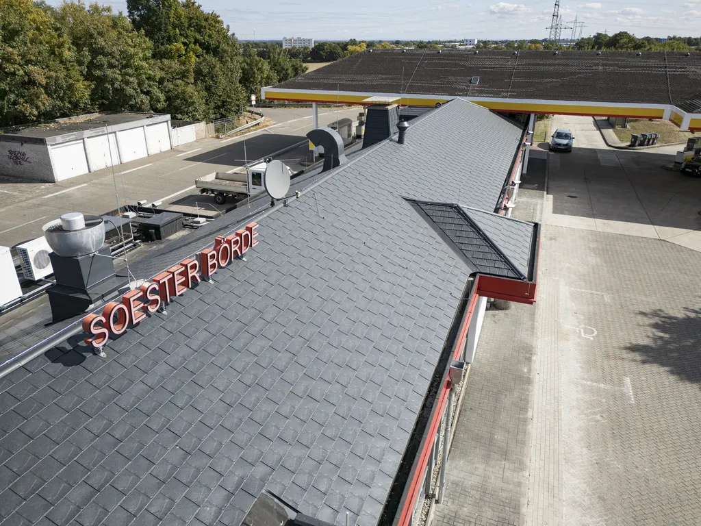 Gewerbedach mit aluminiumschindeln