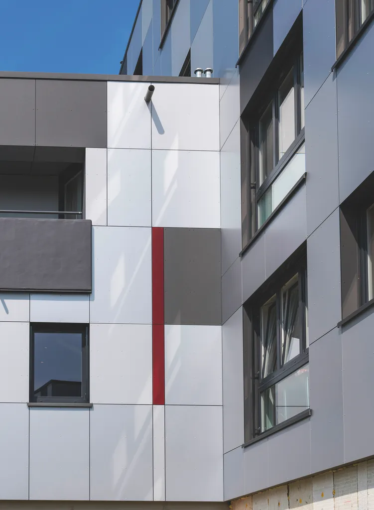 Moderne fassade mit aluminium verbundplatten