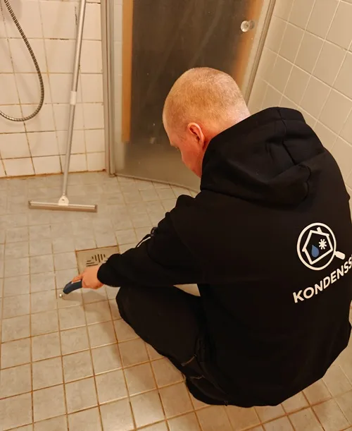 Kosteustarkastaja työssään Keravalla, Espoossa ja Vantaalla