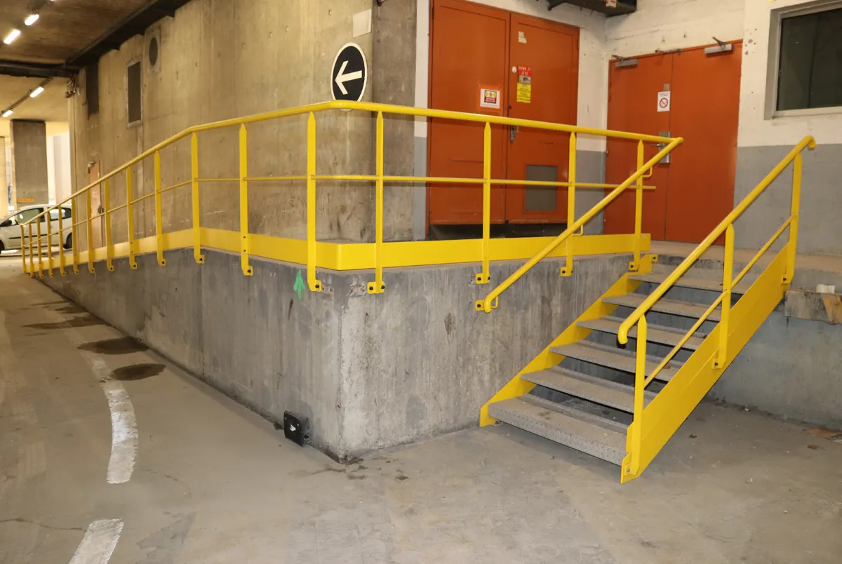 Garde-corps et escalier en acier réalisés par ERSIMS