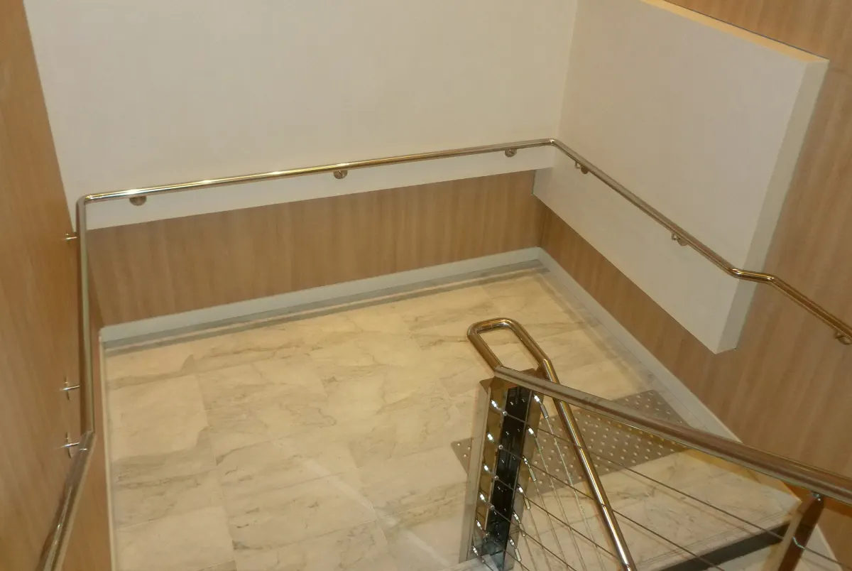 Main courante en inox poli miroir — ERSIMS, vue 4