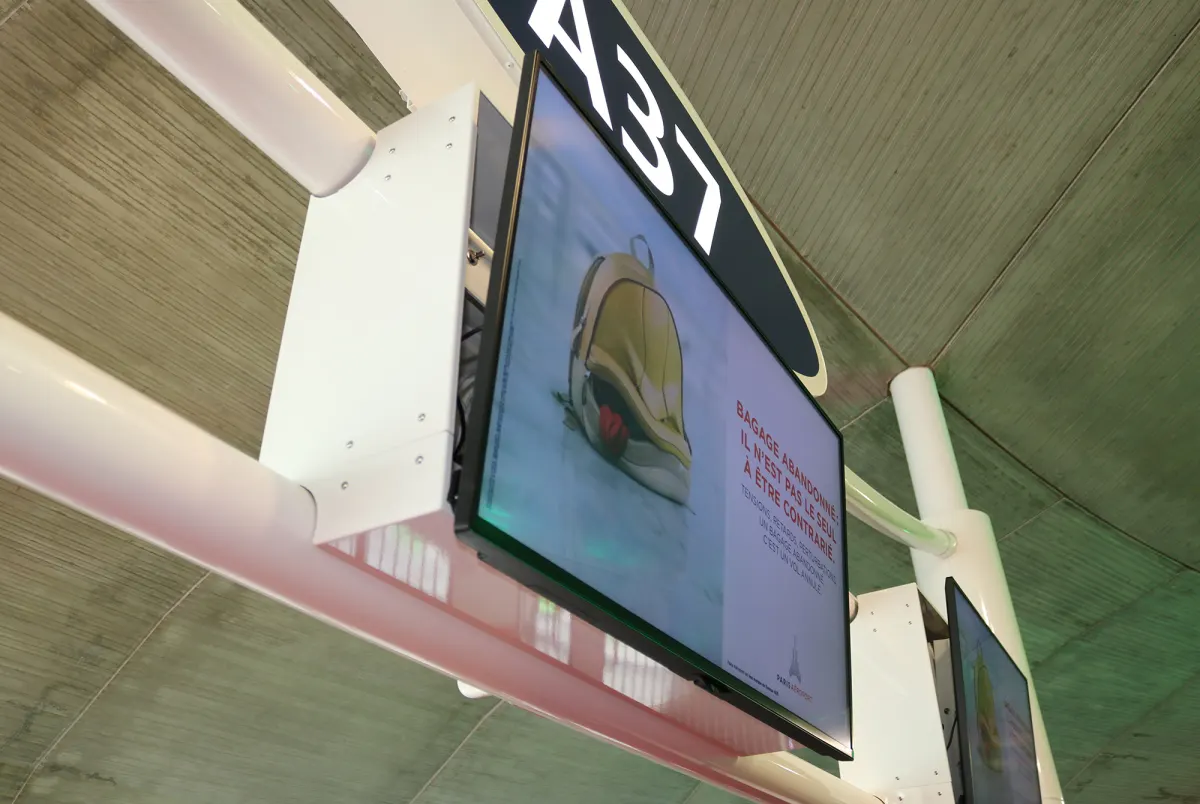 Support tubulaire de signalétique en tube acier