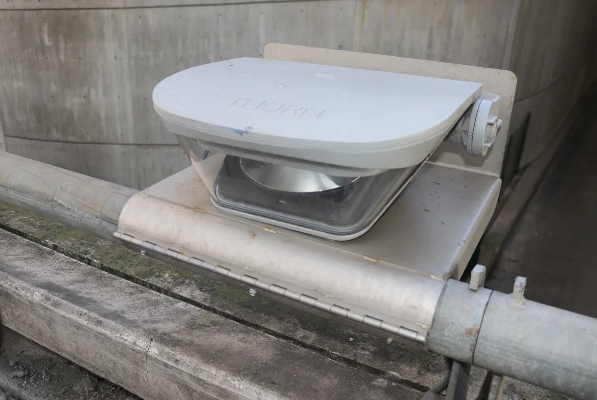 Support luminaire en acier fabriqué par ERSIMS
