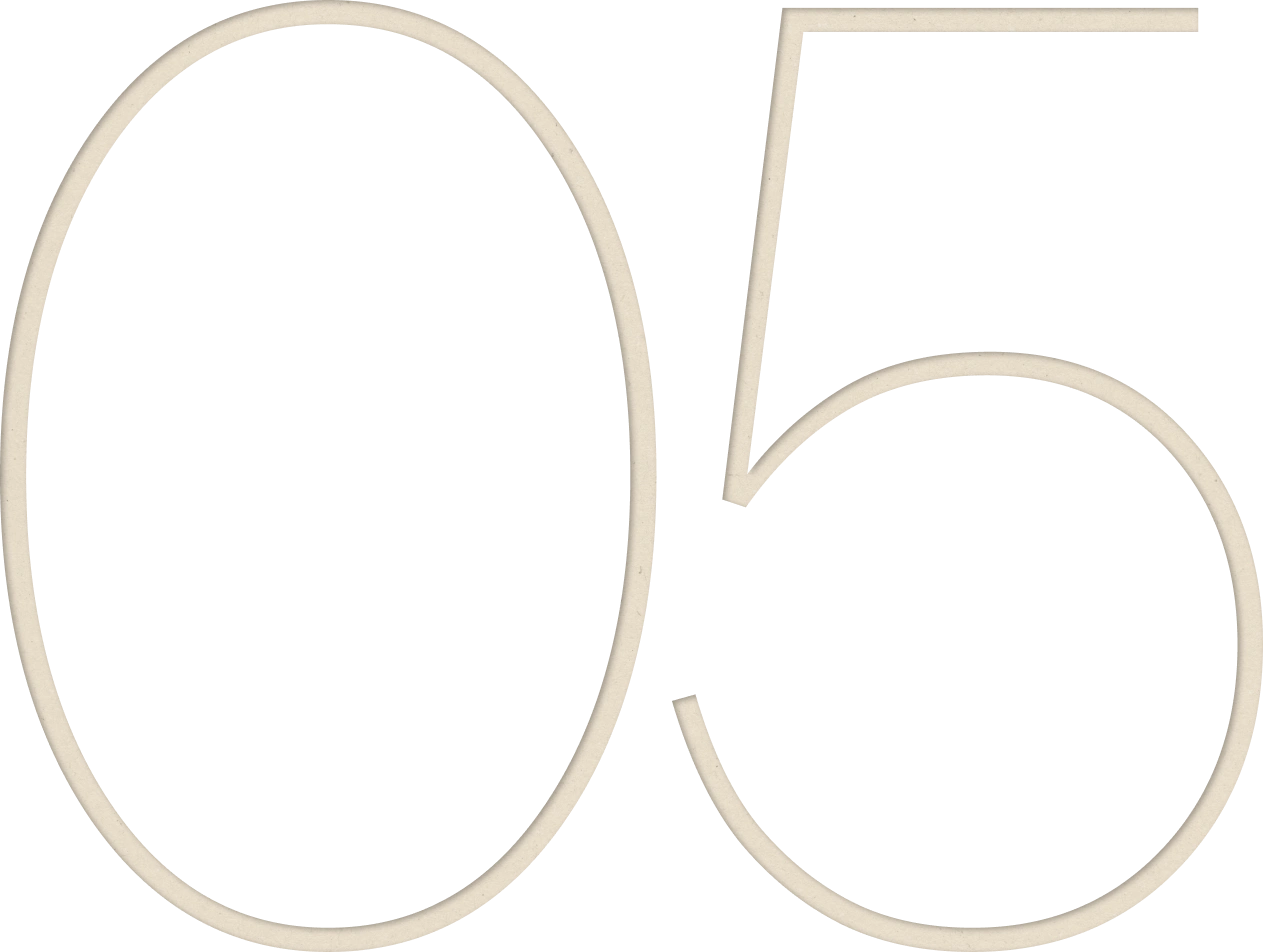 Outlined beige number 05 with a transparent background.