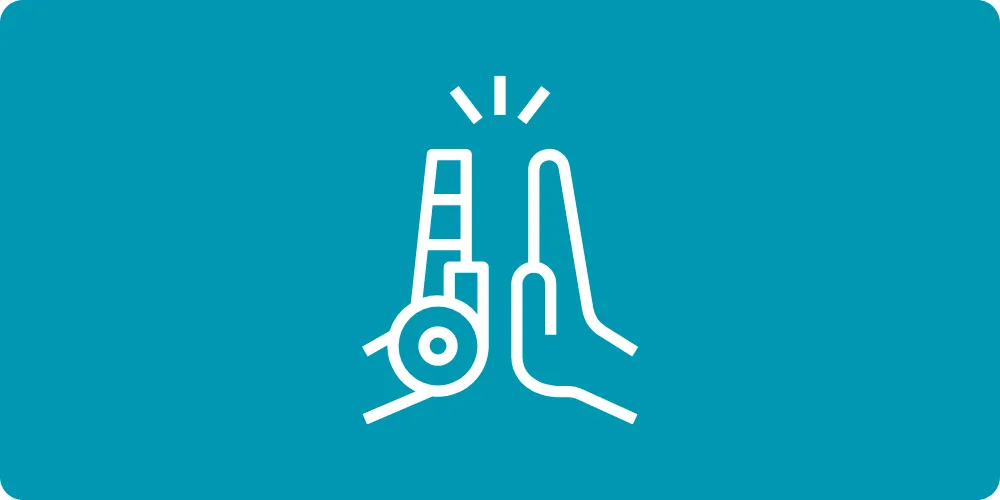 robot-human-highfive