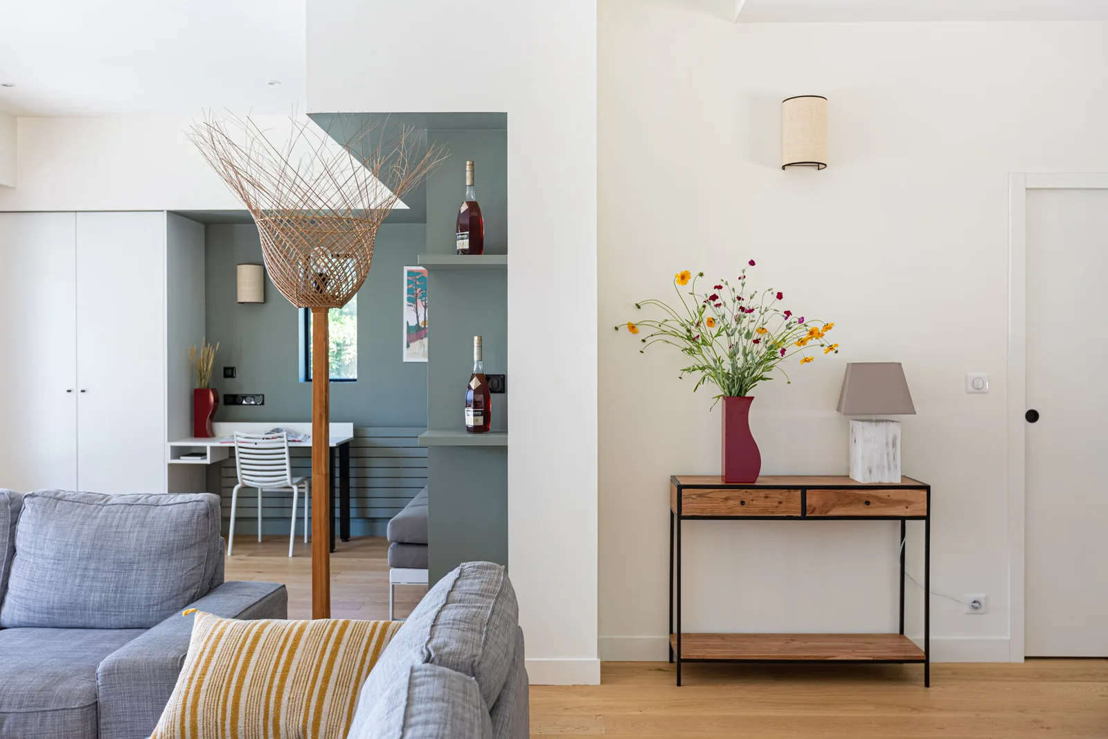 Combien coûte un architecte d'intérieur ? Prix et tarifs 2026