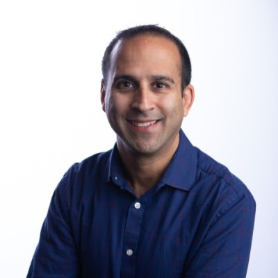 Omid Aflatooni, Financial Controller