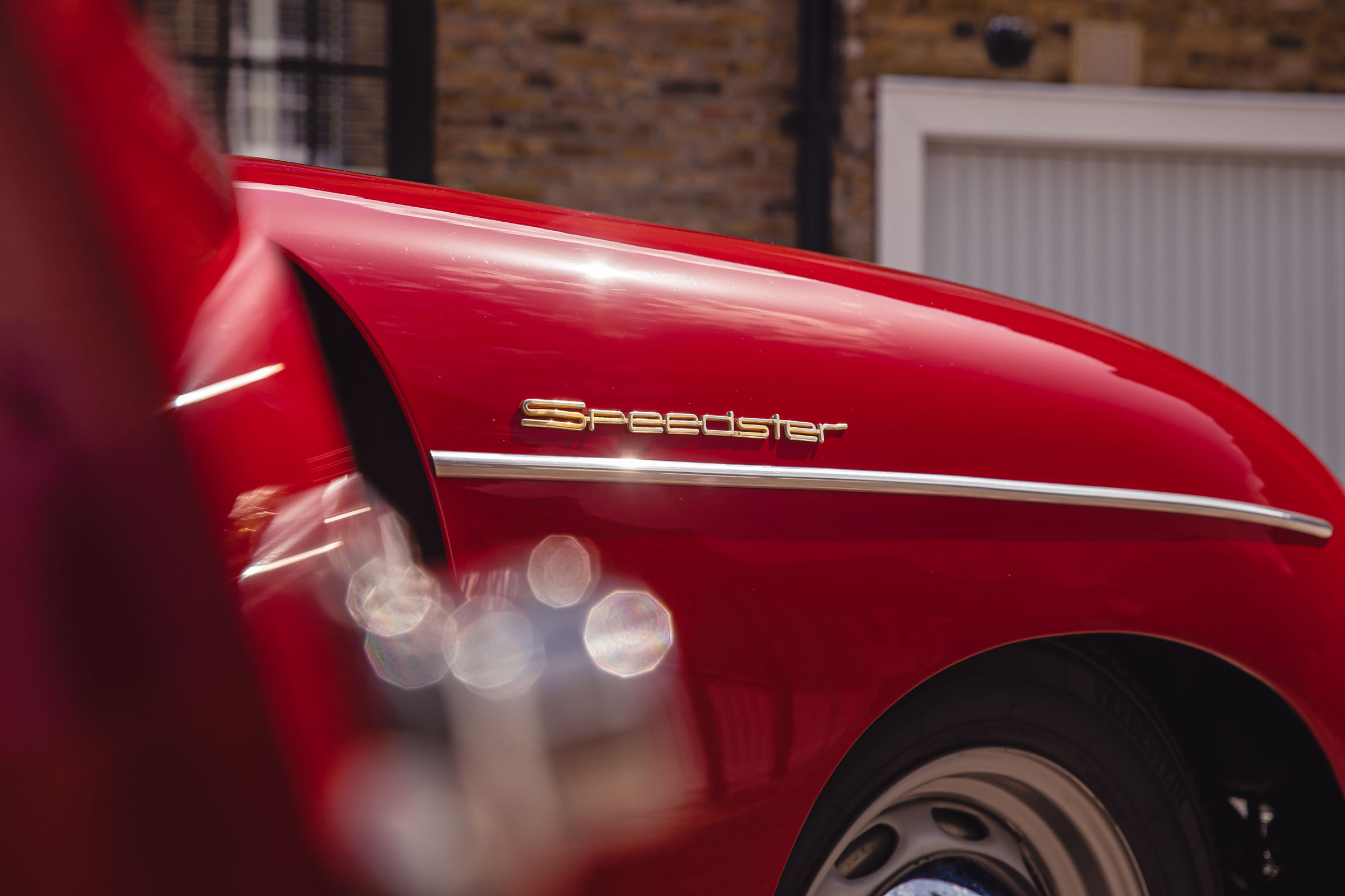 Speedster badging with sun reflections
