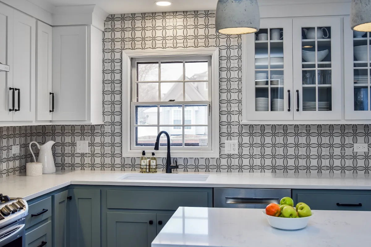 Kitchen remodel in Franklin, TN. Sebring Design Build transformed this Franklin, Tennessee kitchen with CWP Craftsman Recessed Square cabinetry in Puget Sound bases and island and Soft White uppers.