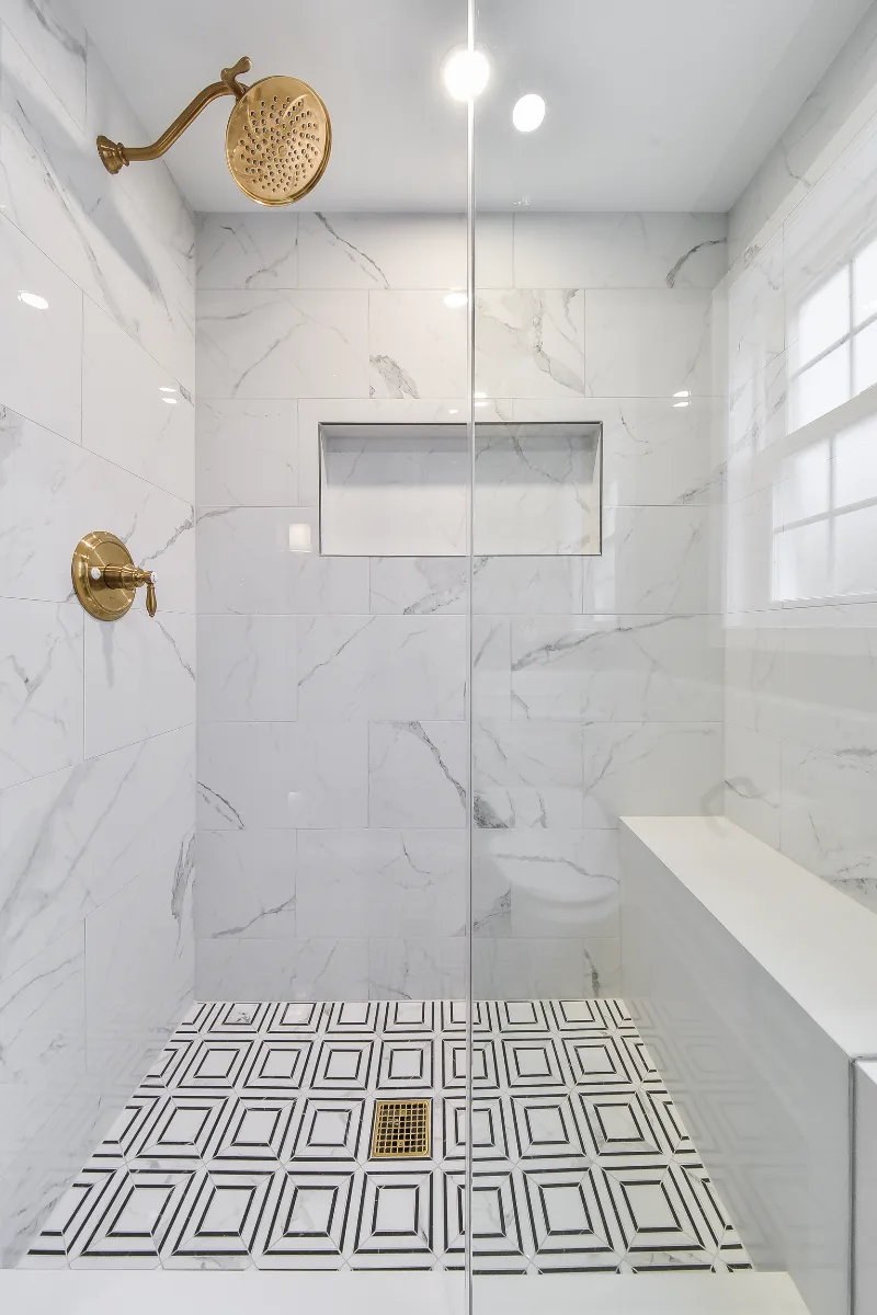 Guest Bath remodel in Brentwood, TN. Sebring Design Build transformed this Brentwood, Tennessee guest bath with CWP Havana Square Recessed Pearl cabinetry, Hanstone Yorkville polished quartz.