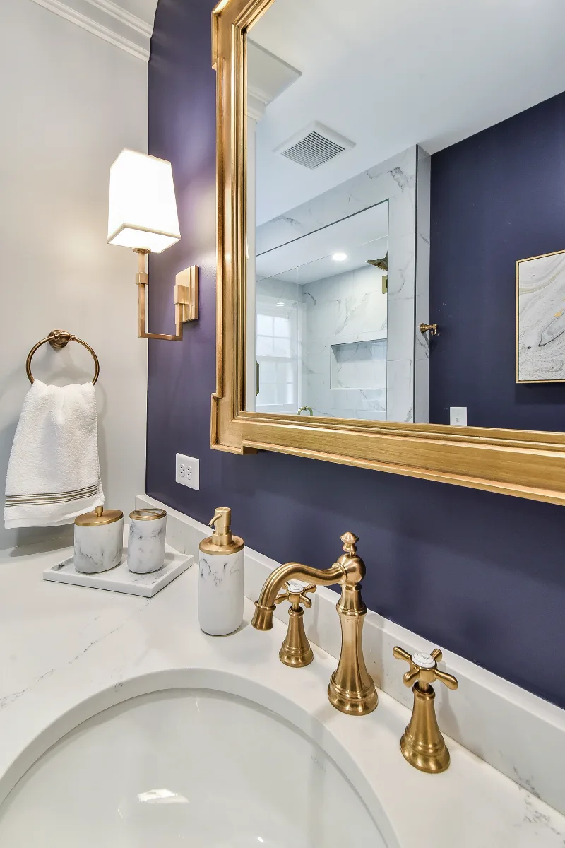 Guest Bath remodel in Brentwood, TN. Sebring Design Build transformed this Brentwood, Tennessee guest bath with CWP Havana Square Recessed Pearl cabinetry, Hanstone Yorkville polished quartz.