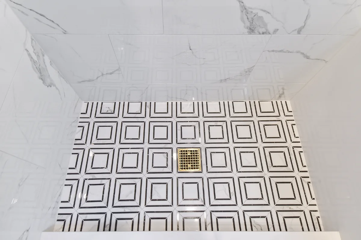 Guest Bath remodel in Brentwood, TN. Sebring Design Build transformed this Brentwood, Tennessee guest bath with CWP Havana Square Recessed Pearl cabinetry, Hanstone Yorkville polished quartz.