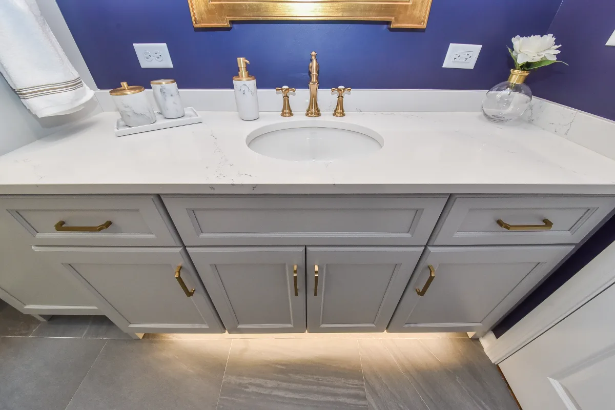 Guest Bath remodel in Brentwood, TN. Sebring Design Build transformed this Brentwood, Tennessee guest bath with CWP Havana Square Recessed Pearl cabinetry, Hanstone Yorkville polished quartz.
