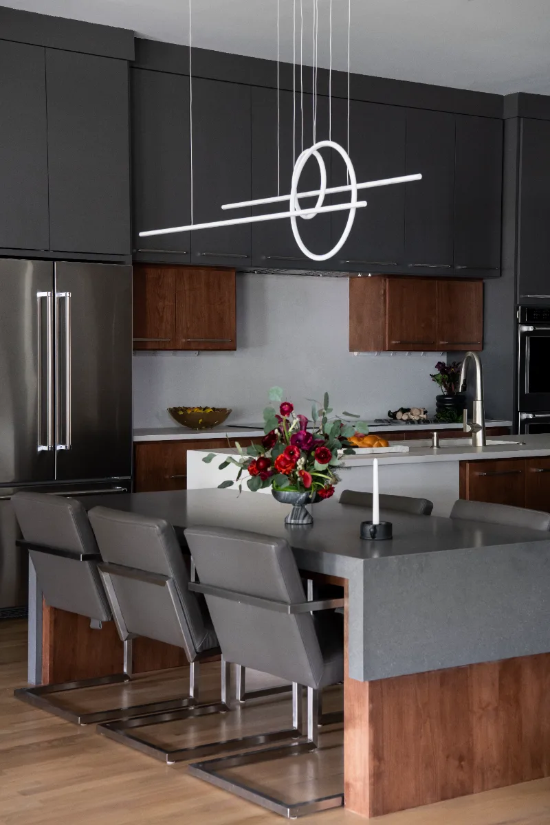 Kitchen remodel in Franklin, TN. Sebring Design Build transformed this Westhaven kitchen in Franklin, Tennessee with Alder Nutmeg Notable Series cabinetry and Forged Steel paint-grade accent cabinetry.