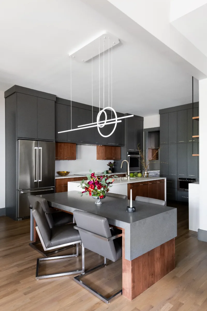 Kitchen remodel in Franklin, TN. Sebring Design Build transformed this Westhaven kitchen in Franklin, Tennessee with Alder Nutmeg Notable Series cabinetry and Forged Steel paint-grade accent cabinetry.