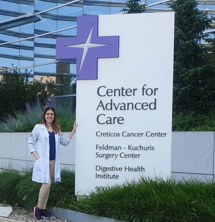 Silvia at her rotation photo. Silvia completed her medical clerkship in the Chicago, IL, USA.