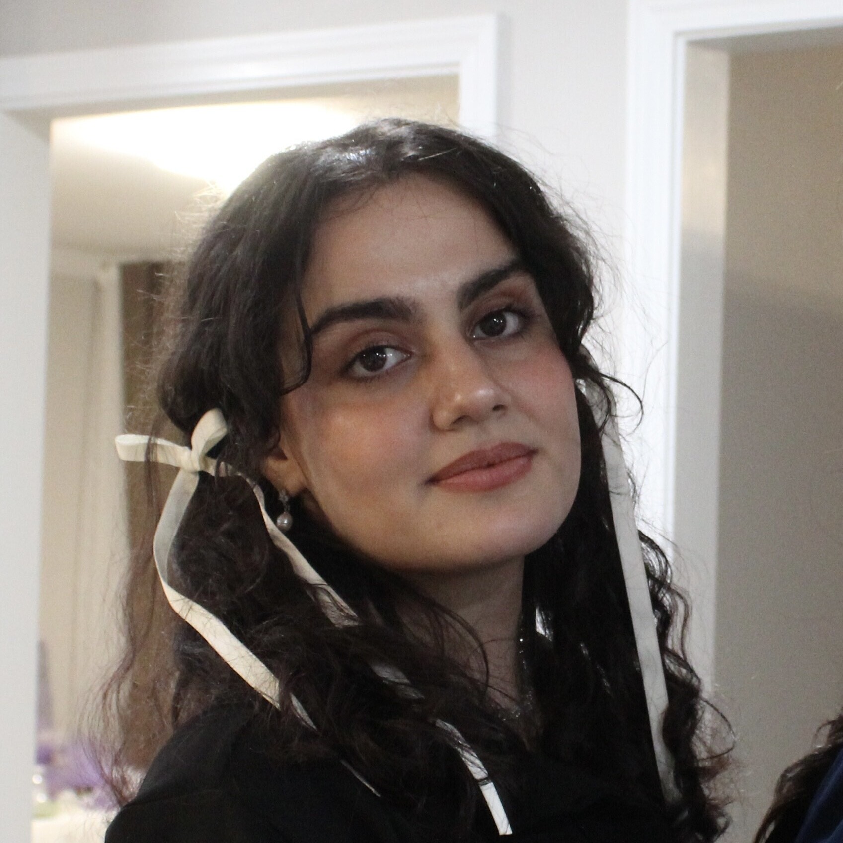 Nuray headshot
