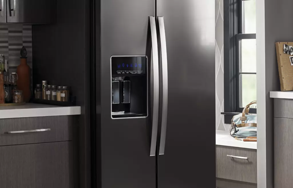 2 door refrigerator with ice maker