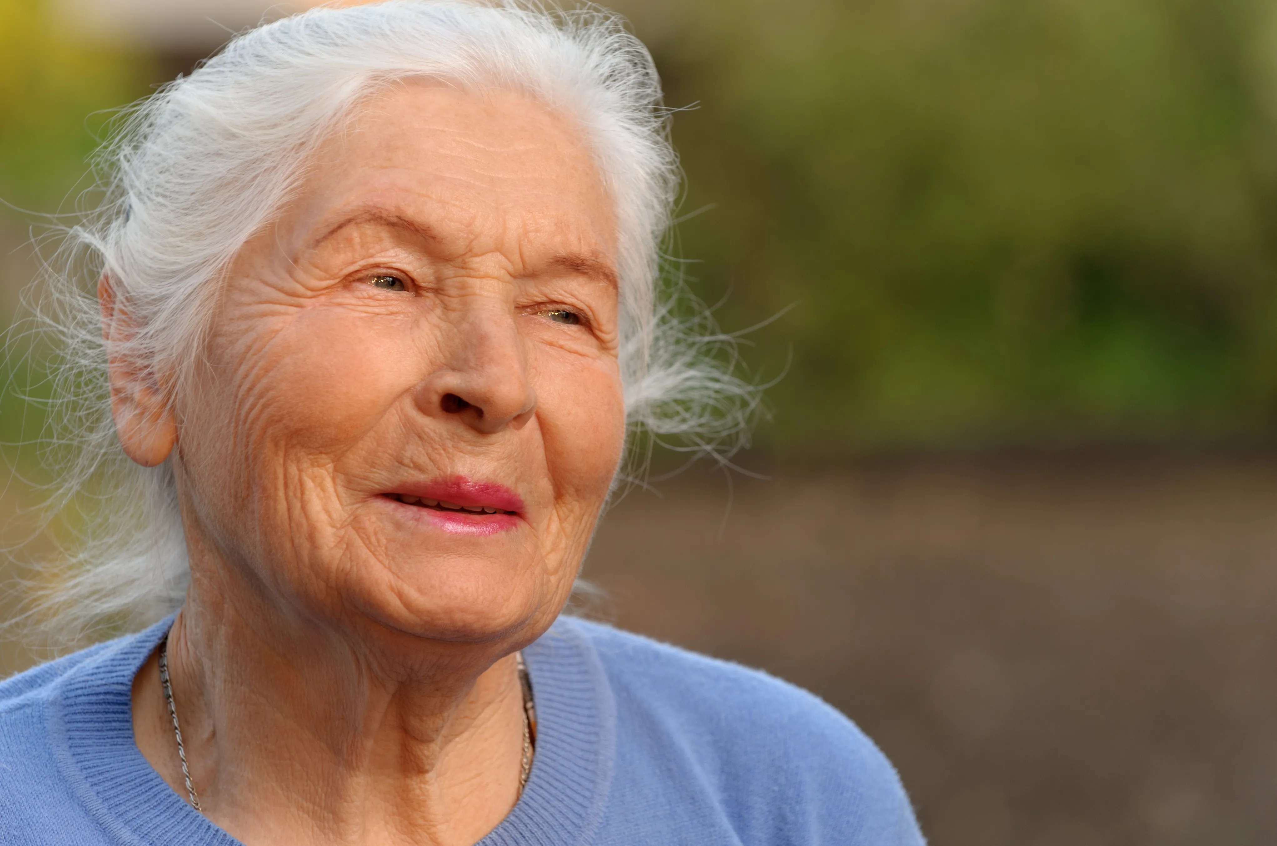 Close-up dental evaluation for implant revision treatment