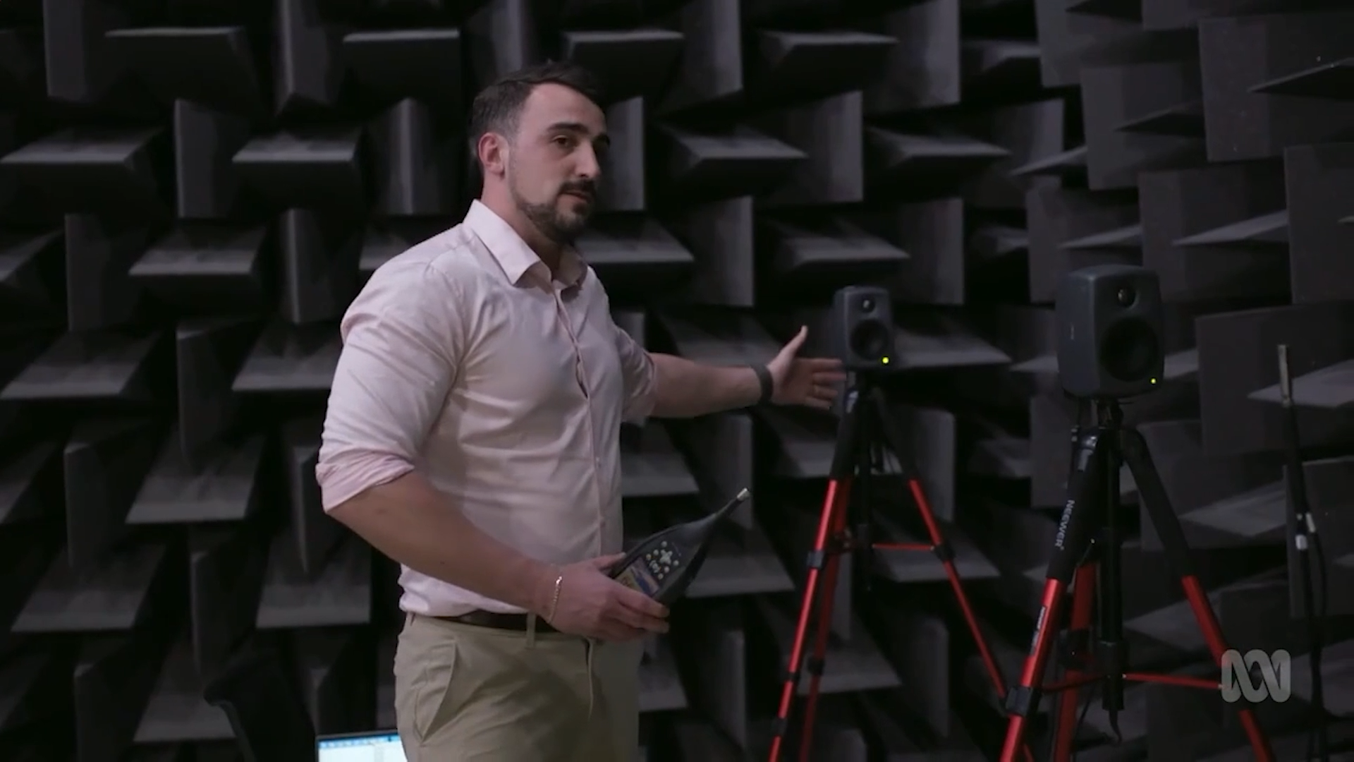 Noizend acoustic research in an anechoic chamber