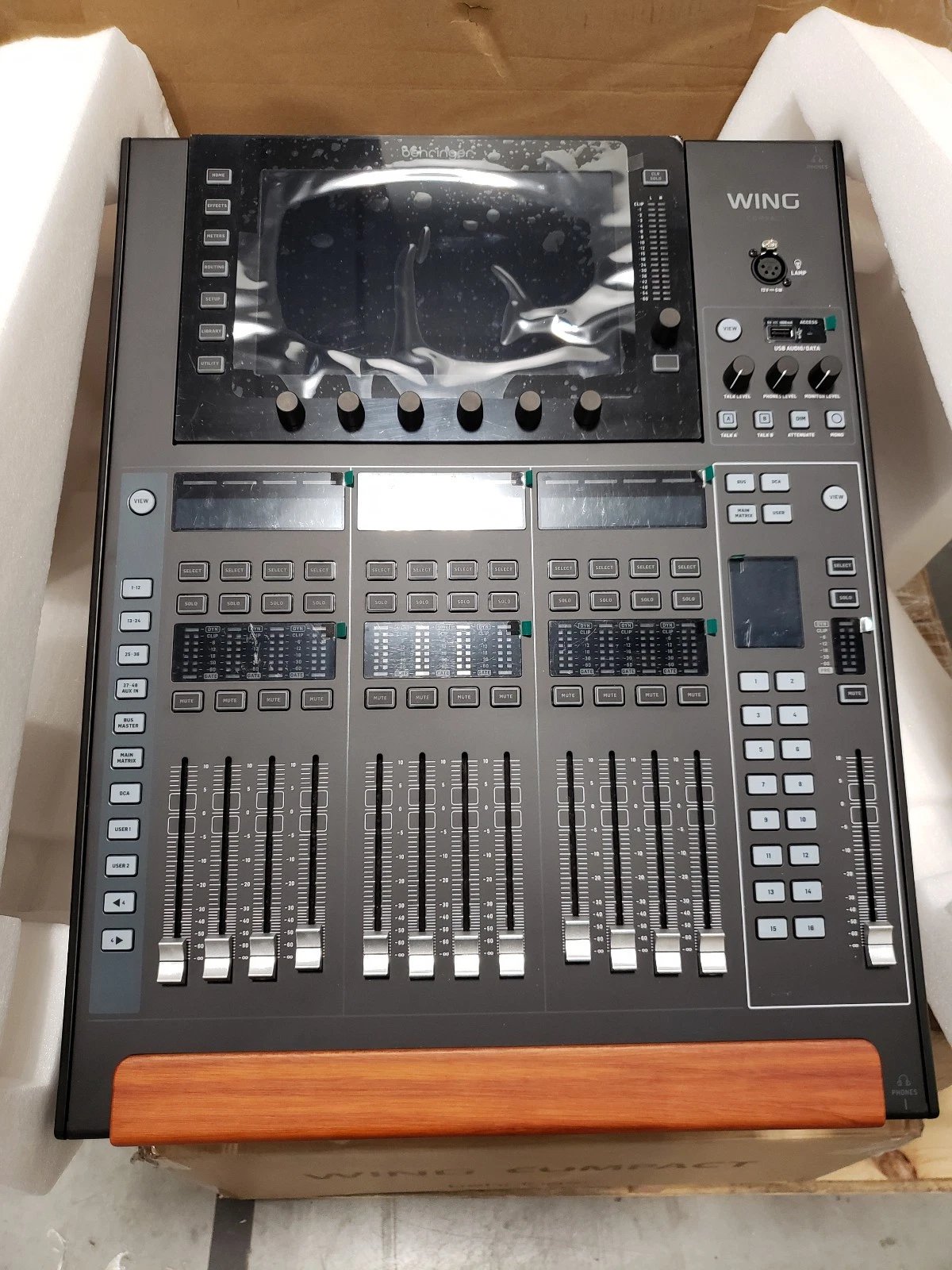 Behringer WING Compact digital mixing console