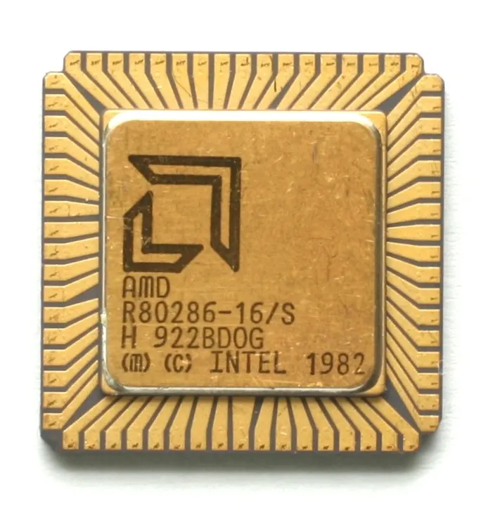 Collection of vintage computer processor chips (photo: Konstantin Lanzet, CC BY-SA 3.0)