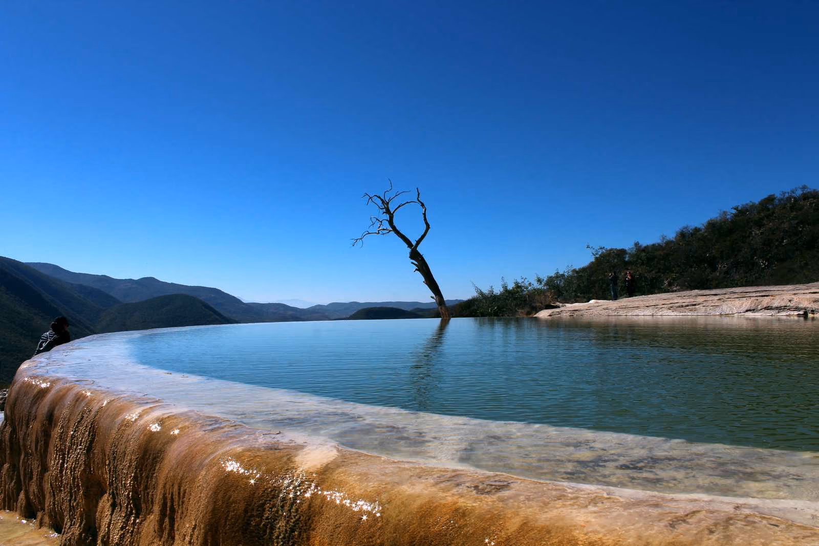 caption: Hierve el Agua