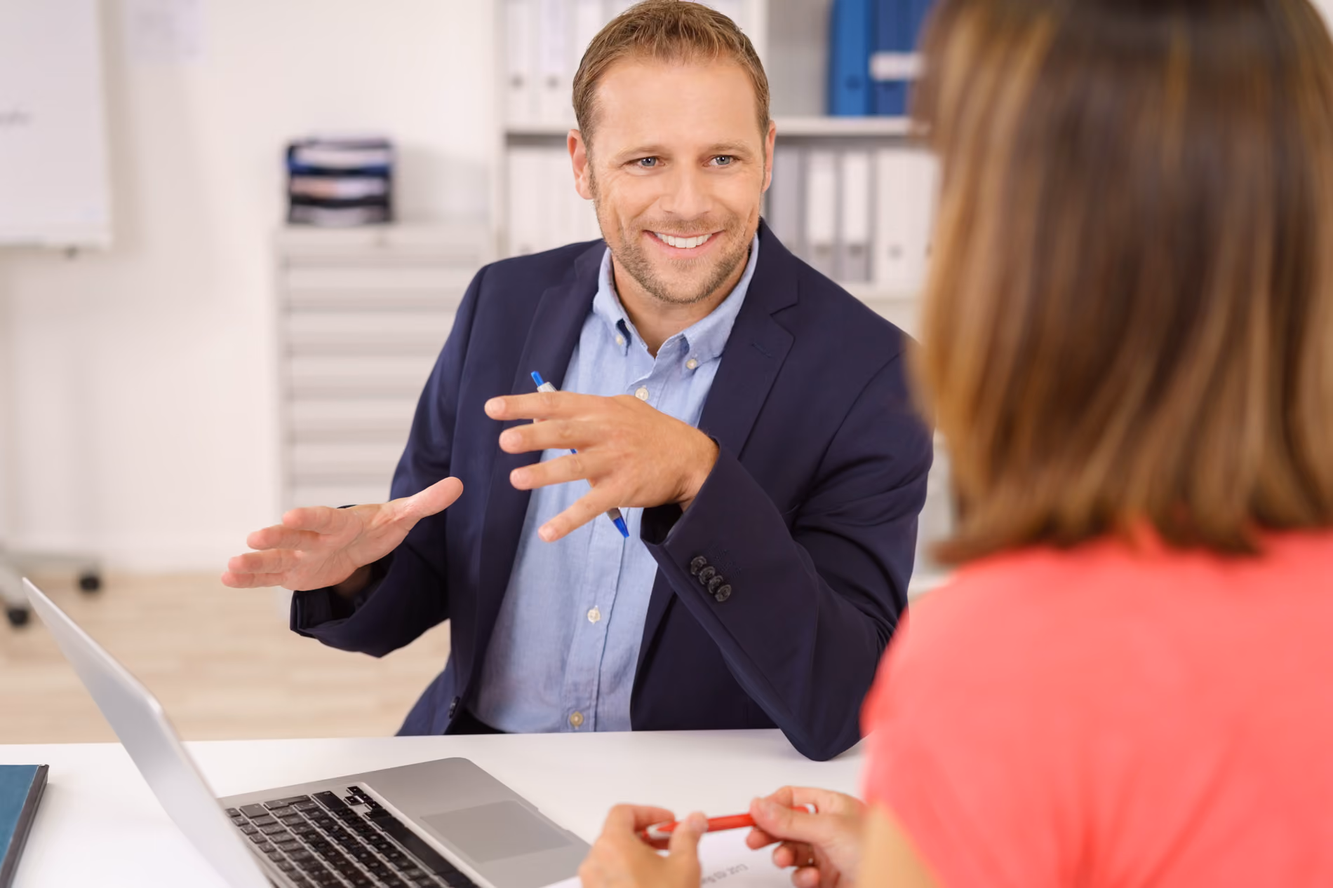 Erstgespräch zum Ablauf der ISO 27001 Zertifizierung in vier Schritten
