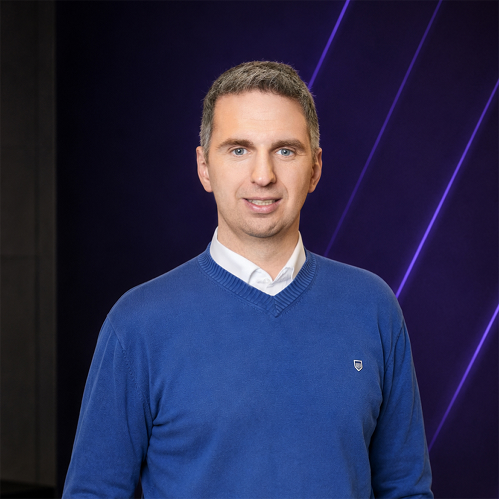 Portrait of Thomas Inhelder, CFO and co-founder of Yokoy, advisor to Aderis