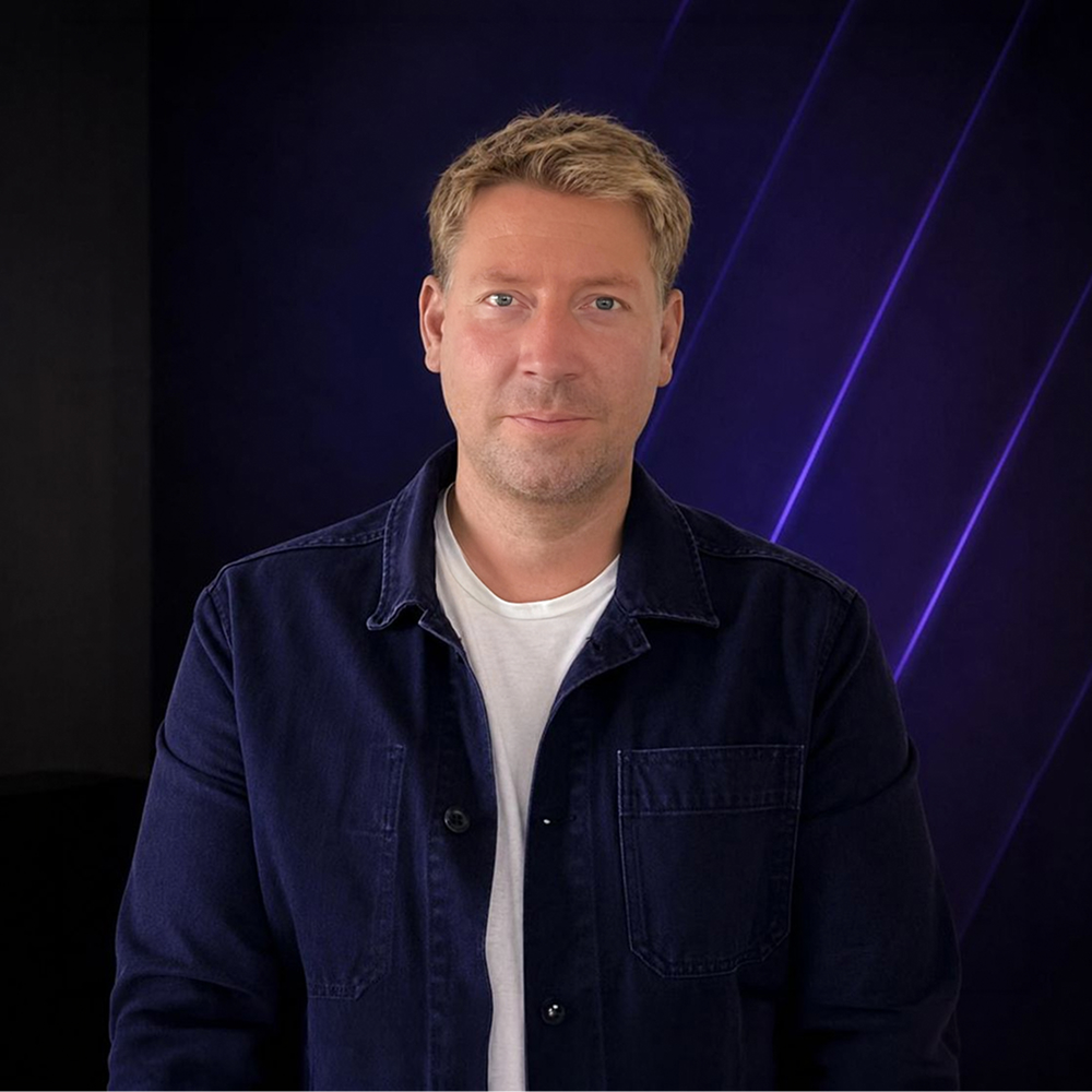 Portrait of Stefan Brunner, co-founder of Bexio, advisor to Aderis