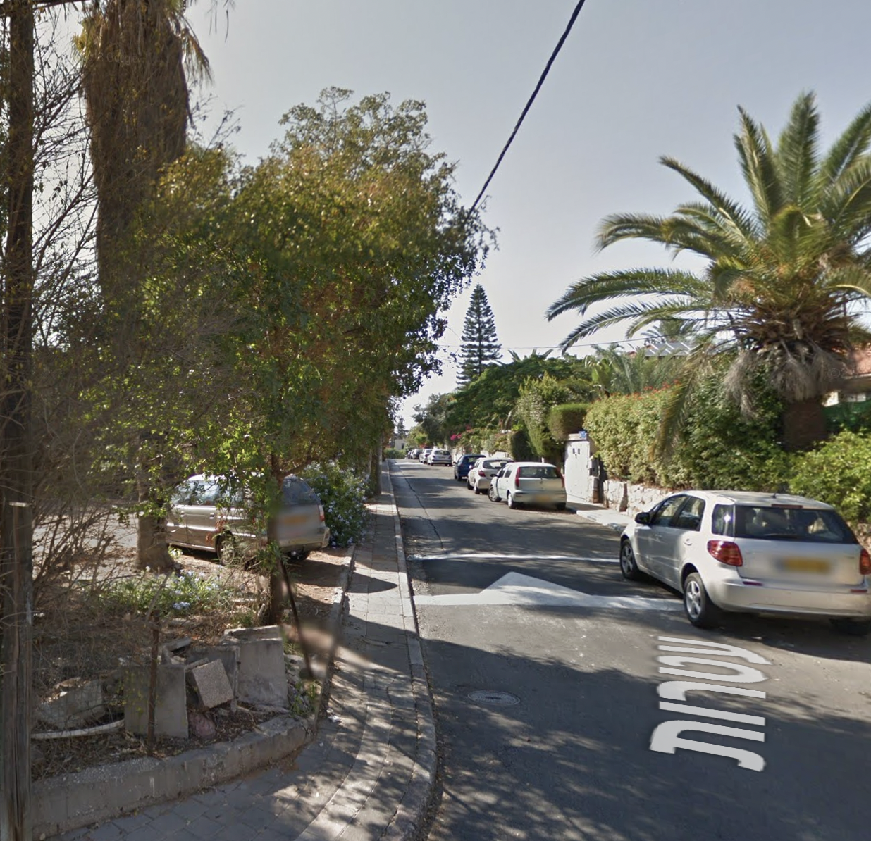 איך הייתה משפעה רמפת כניסה לחניון על הרחוב הקטן?