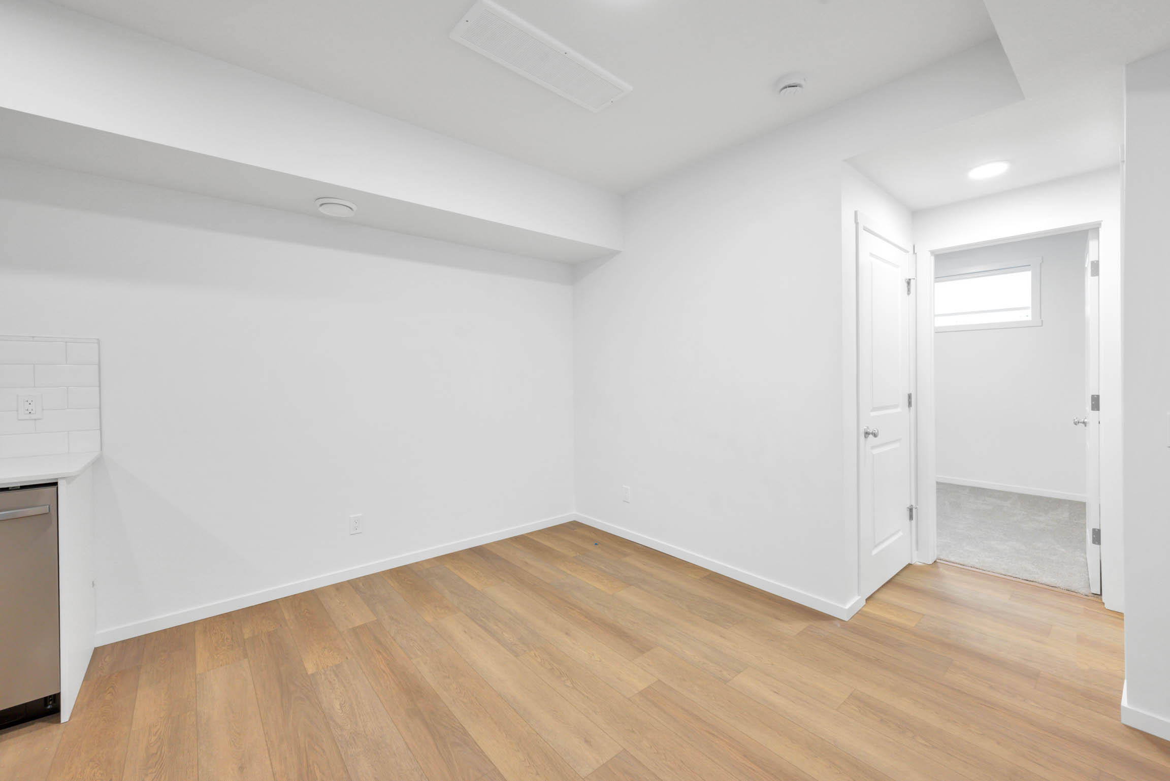 Basement suite in Kinglet, Edmonton
