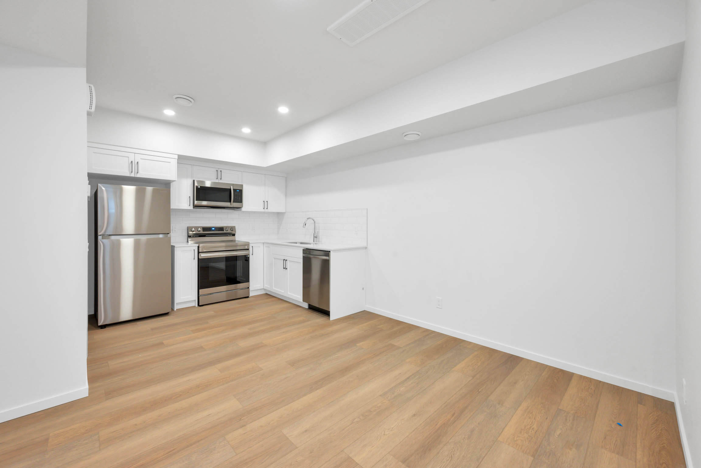Basement suite in Kinglet, Edmonton