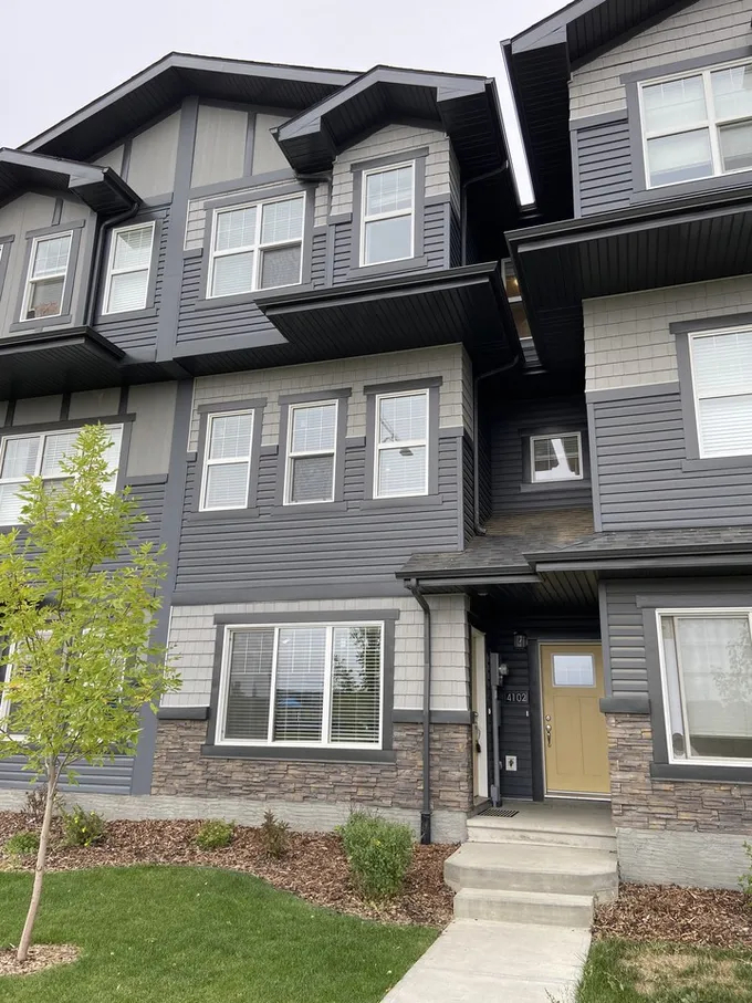 3 bedroom townhome for rent in Edmonton
