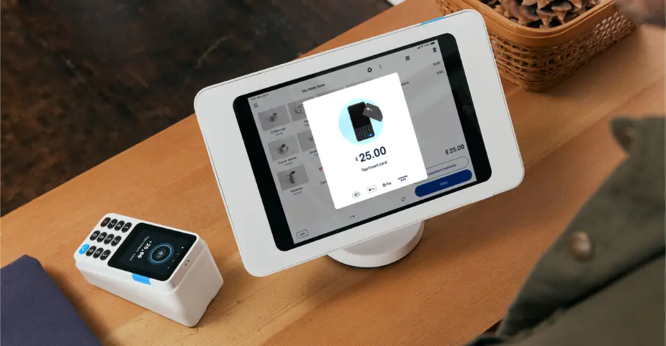 Image de la caisse enregistreuse Zettleby Paypal avec le terminal de paiement (TPE) prêt à encaisser
