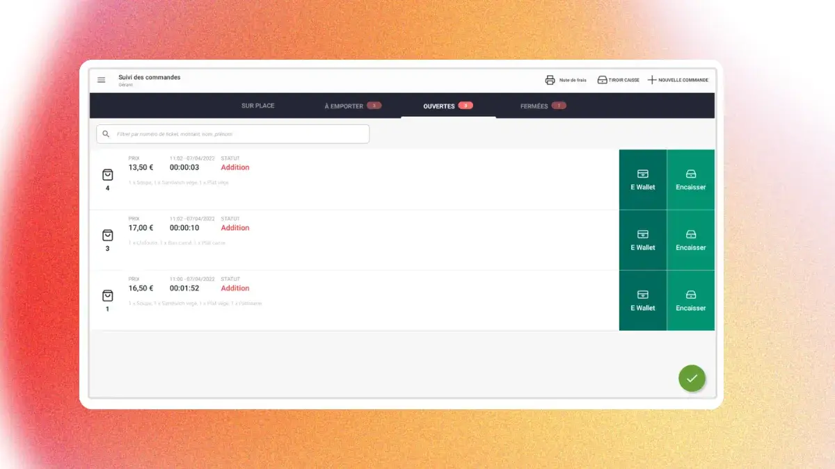 Écran de cuisine KDS Innovorder affichant l'interface de suivi des commandes en cours de préparation, triées par ordre chronologique et par statut.