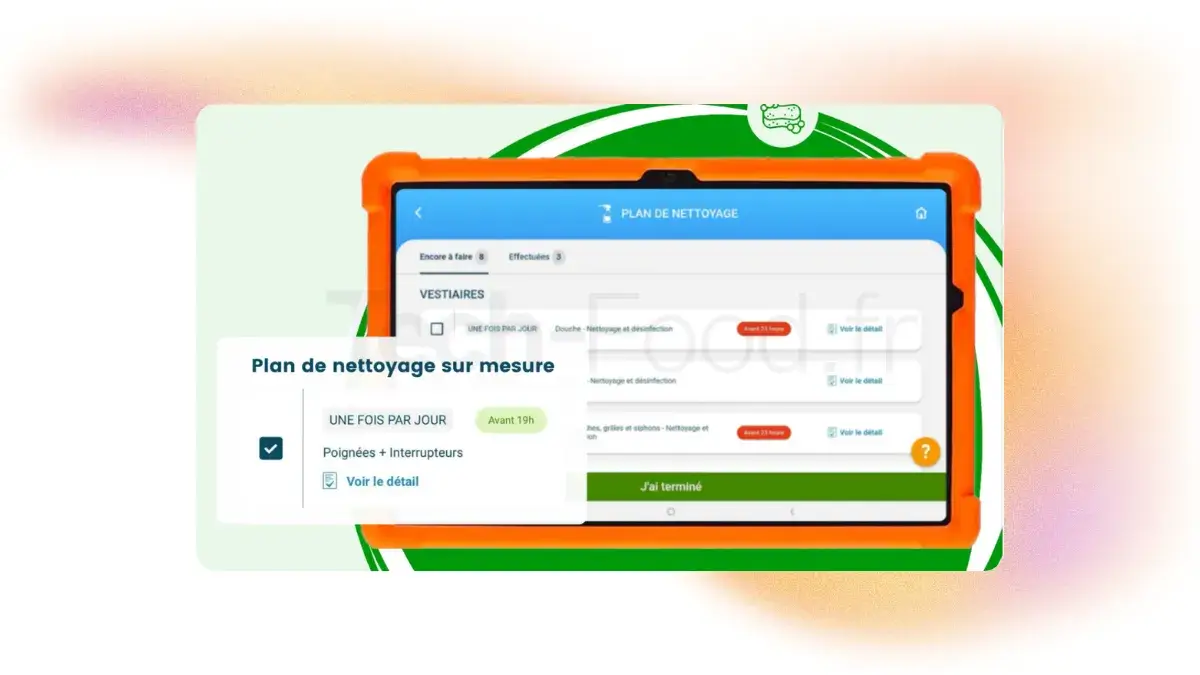 Interface du plan de nettoyage et de désinfection (PND) sur l'application Octopus HACCP, affichée simultanément sur un écran d'iPad et d'iPhone, avec des cases à cocher et des fiches de postes claires.