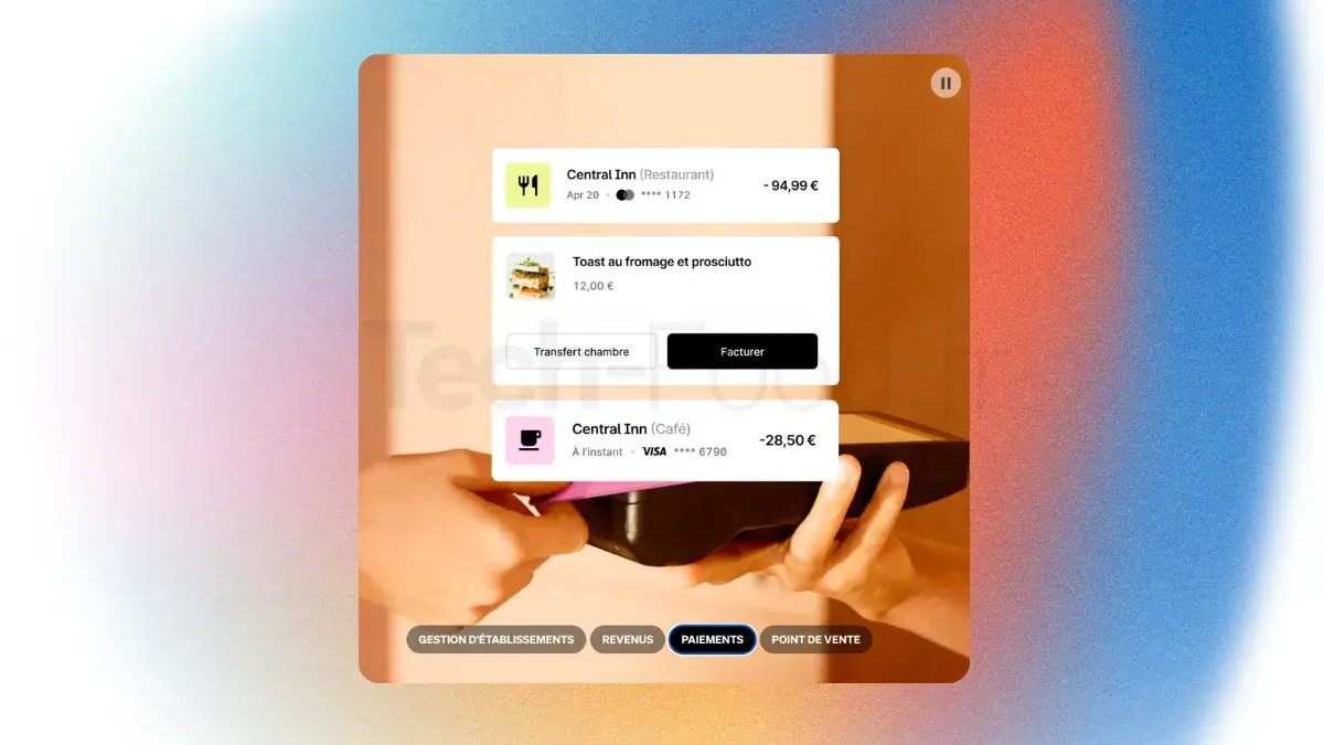 Interface du module Mews Payments montrant le suivi des flux de transaction sécurisés et des pré-autorisations bancaires avec un terminal de paiement (TPE) virtuel en arrière-plan.