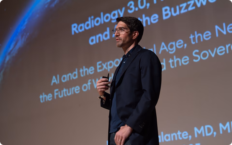 Speaker presenting at the Medical Intelligence Summit