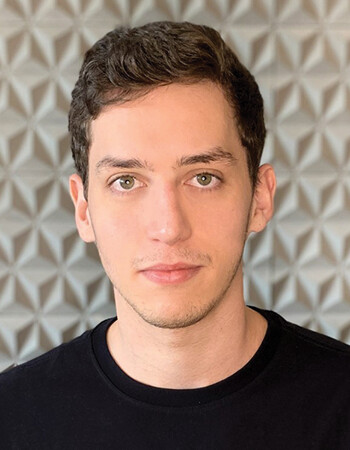 Eduardo Farina is a postgraduate year 2 chief radiology resident at Universidade Federal de São Paulo (UNIFESP) and an a